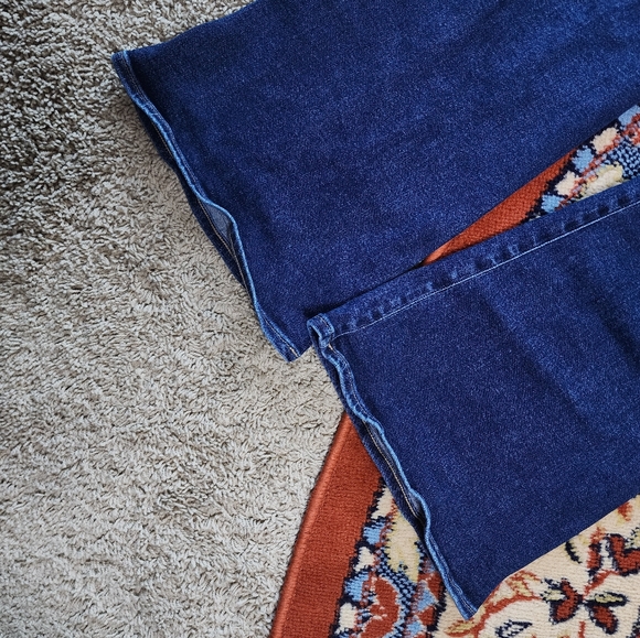Express '70s Flare Women's Jeans - Picture 5 of 6